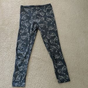 Old Navy floral gray and creme colored leggings
